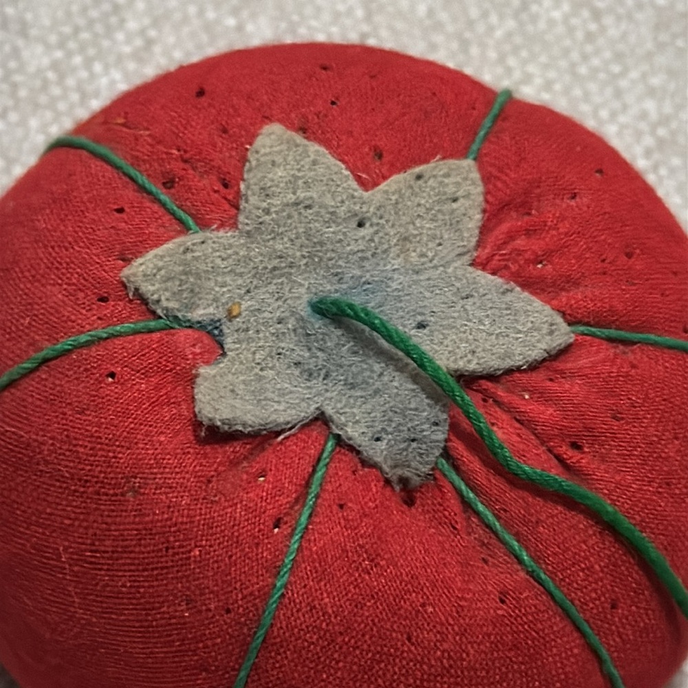 Vintage “Tomato” Pin Cushion - Picture 3 of 7